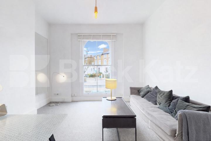 Elegant Raised Ground Floor Apartment in Sought-After NW1 Camden Park Road, Camden